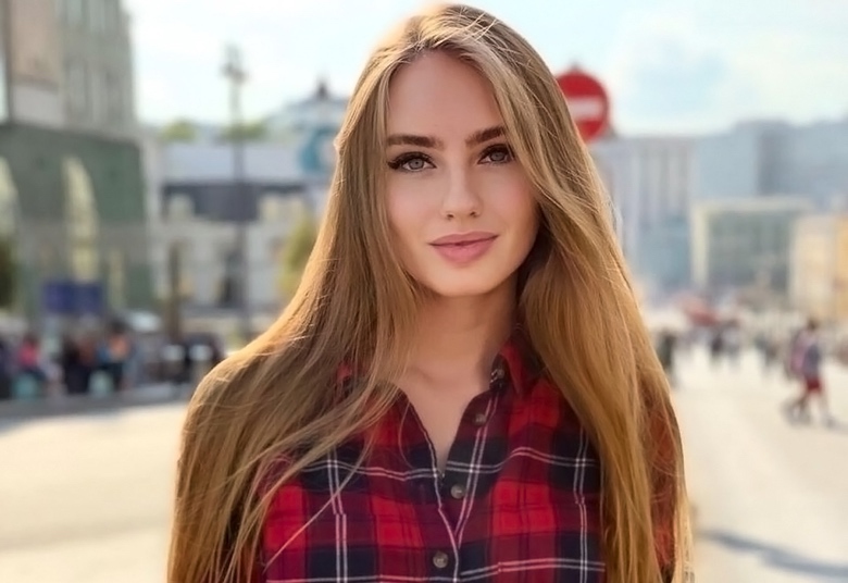 朱莉亚·叶罗什克 — #13 俄罗斯最美女性