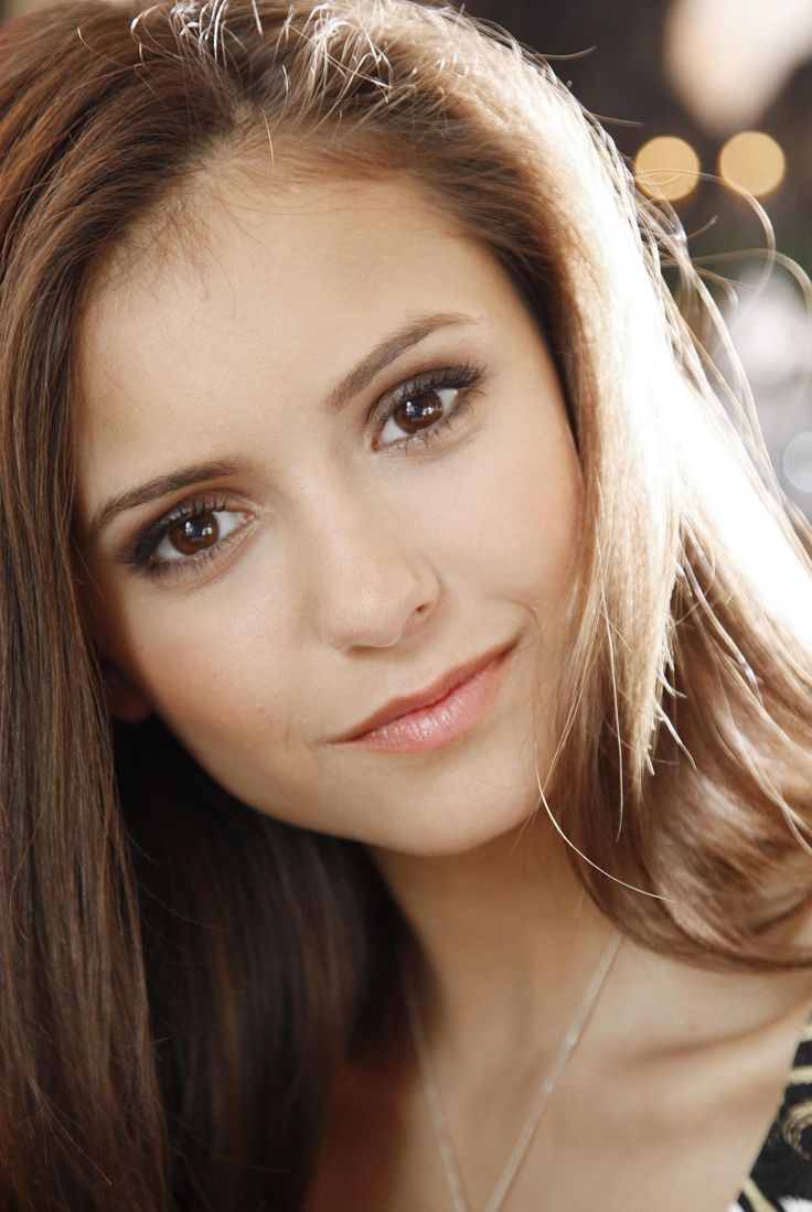Nina Dobrev — #63 Actrices más hermosas de Hollywood