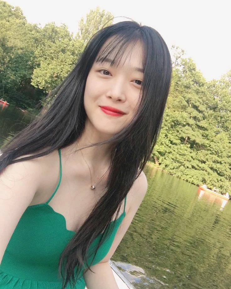 Sulli — #18 Las mujeres más hermosas de Corea del Sur