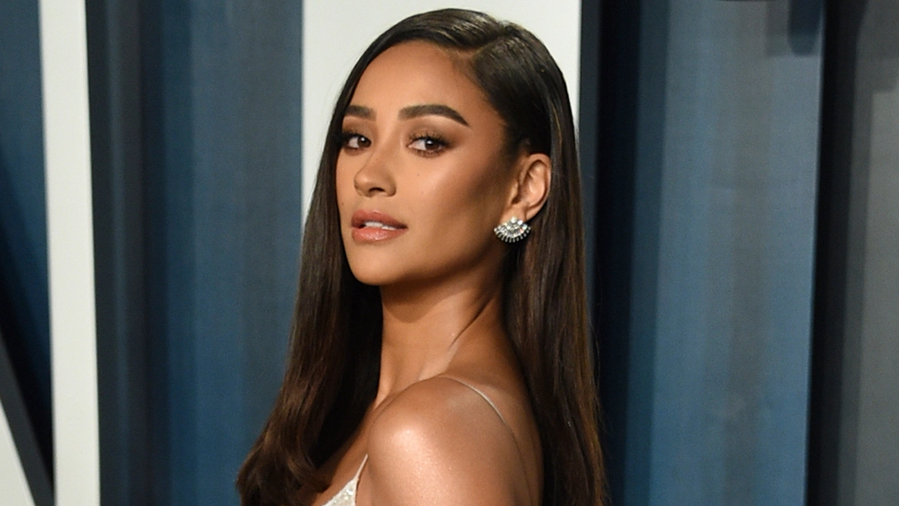 Shay Mitchell — #150 Actrices más hermosas de Hollywood
