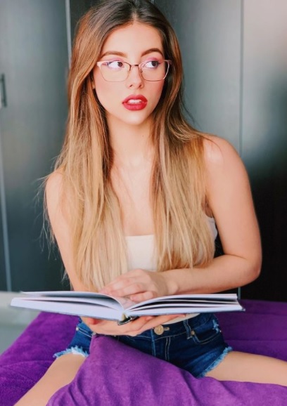 Estudiosa — #6 Fotos de Alejandra Duque que confirman que es de las más bellas de Colombia