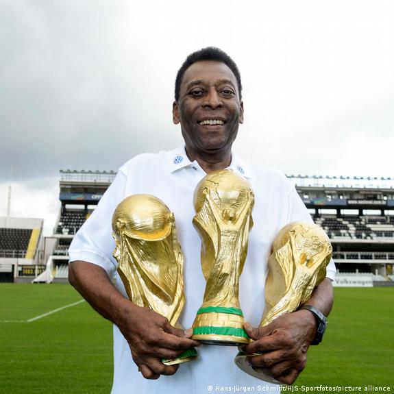 Pelé — #2 Los mejores jugadores de la historia del futbol que han usado el número 10
