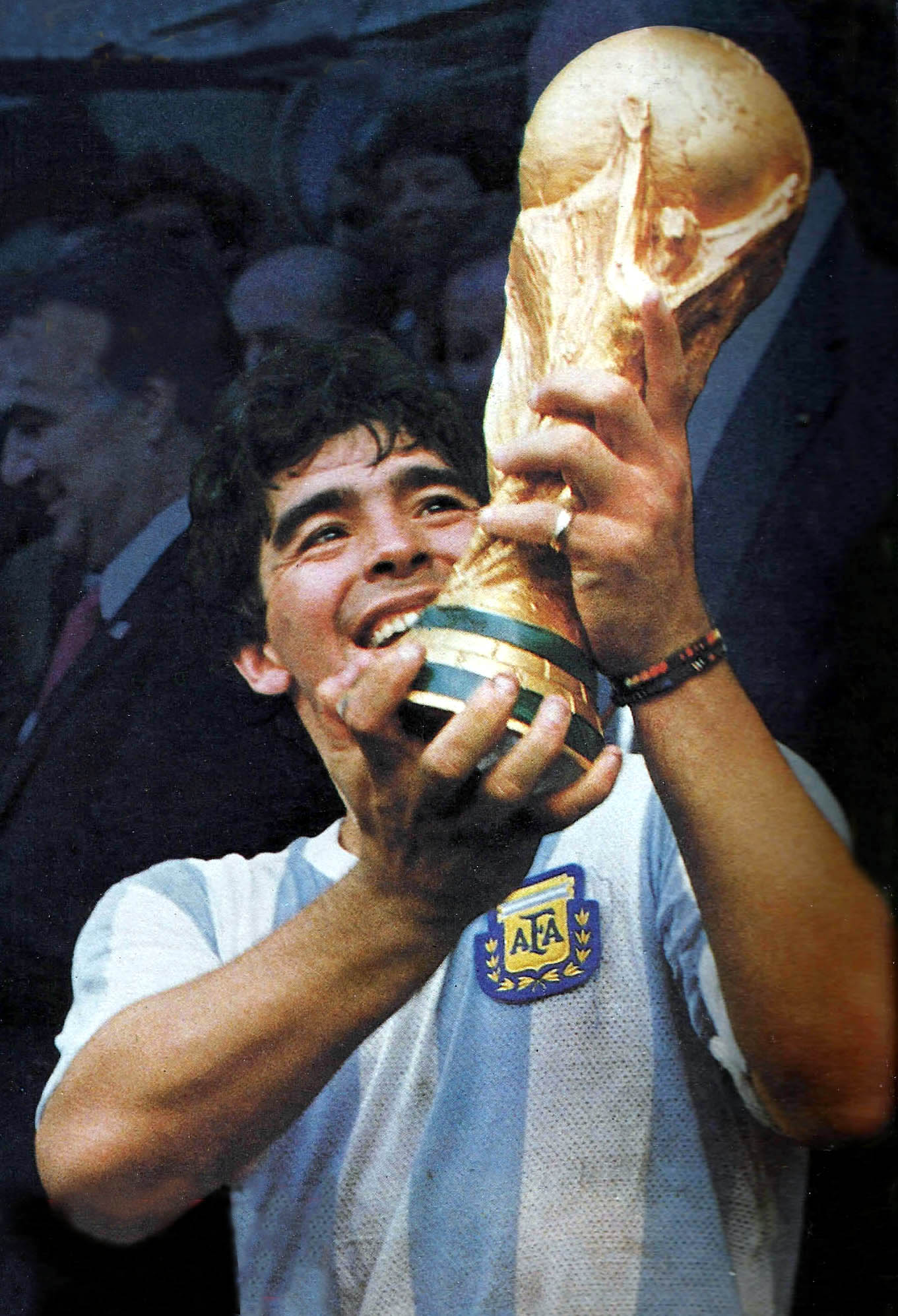 Diego Armando Maradona — #3 Los mejores jugadores de la historia del futbol que han usado el número 10