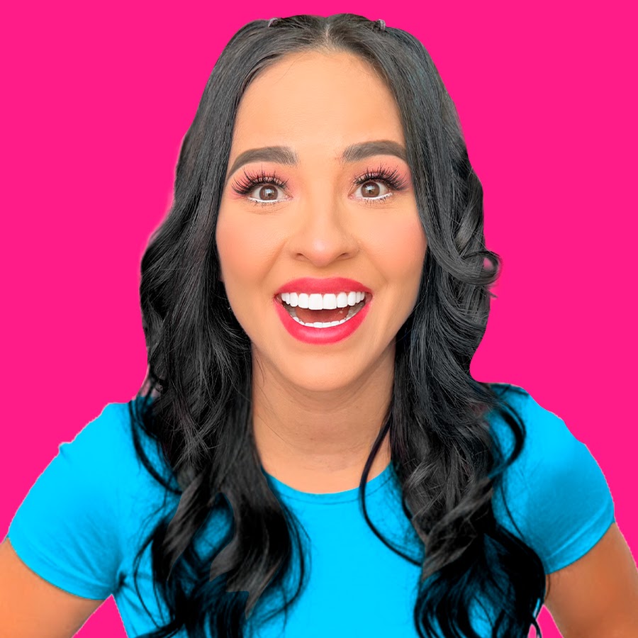 Karla Bustillos — #144 Las mujeres más hermosas de México