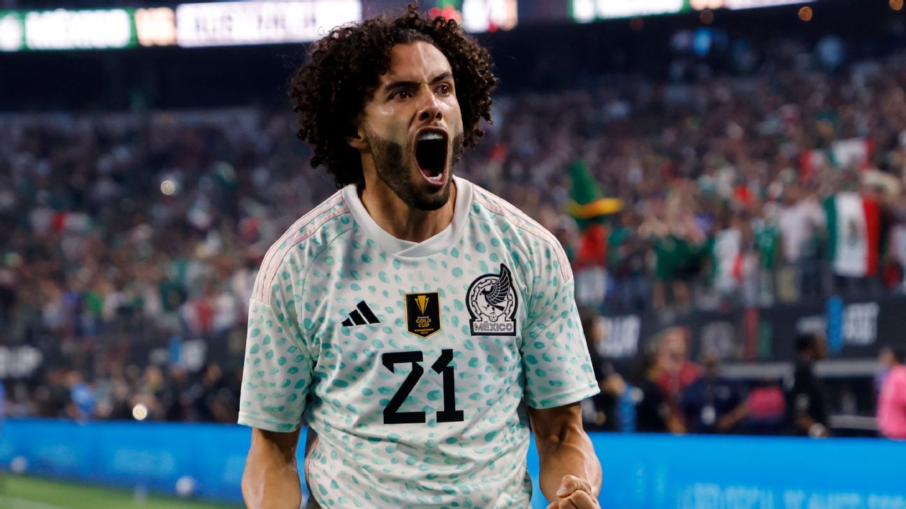 César Huerta — #10 Los futbolistas mexicanos más guapos